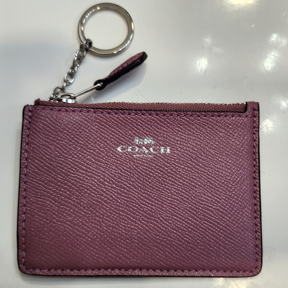 EUC Authentic Coach Dusty Rose Leather Skinny Mini Zip ID Keychain Wallet